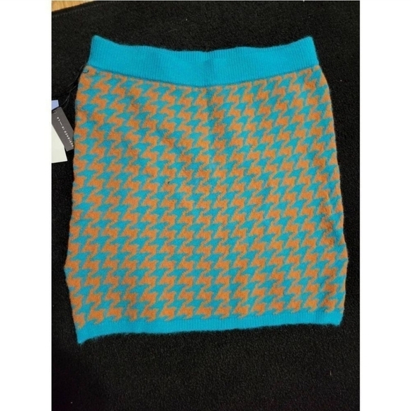 Callahan Tash Mini Skirt in Amber Glow Size Large - Picture 5 of 6